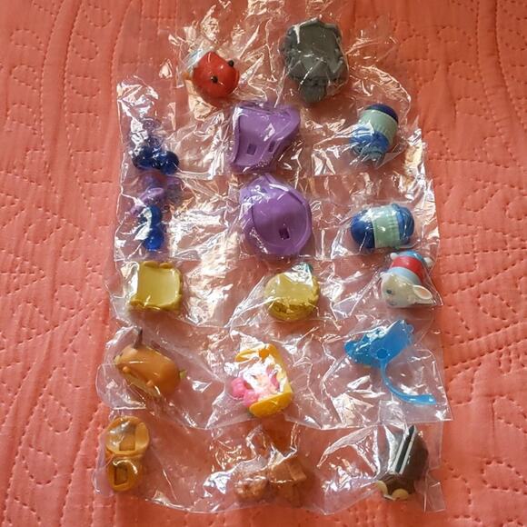 Disney Jakks Tsum Tsum Vinyl Figures Mystery Bag Lot of 6 - Picture 1 of 3